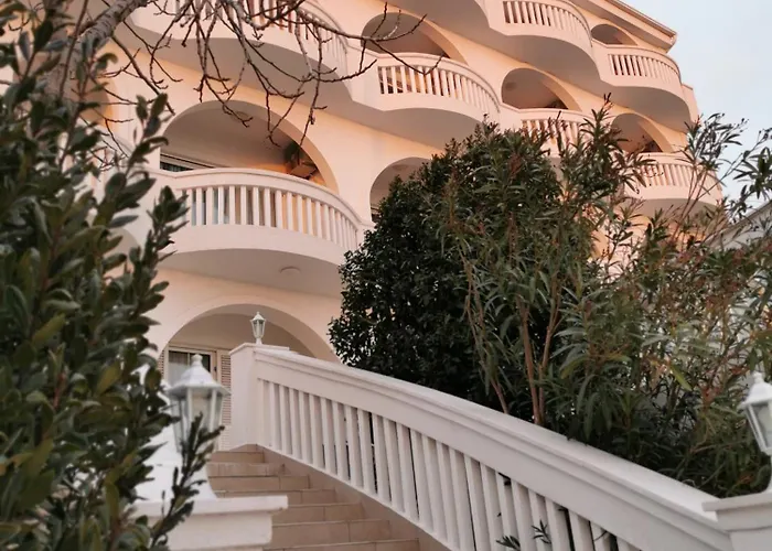 Bellevue Otel 4*