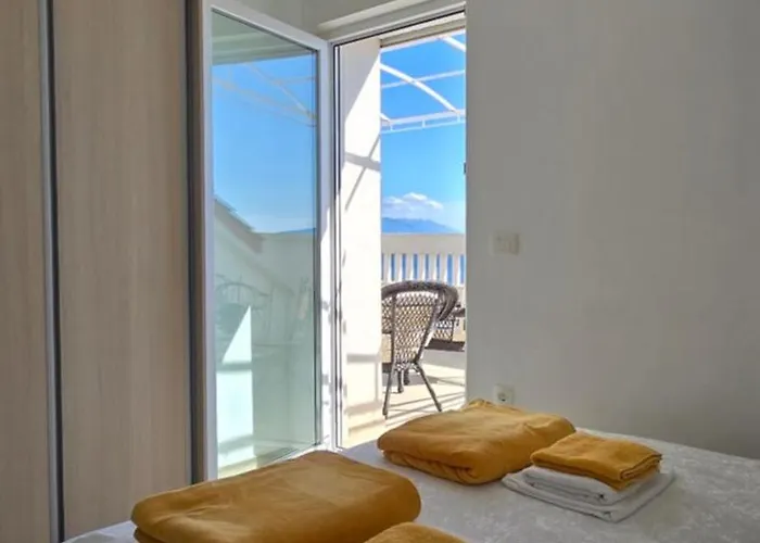 酒店 Bellevue 诺维·维诺多尔斯基